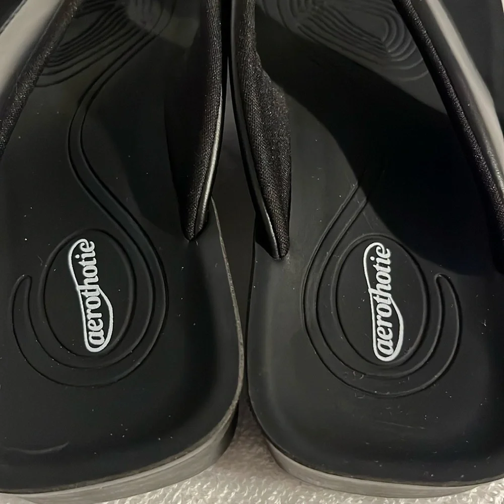 Comfortable Black Flip Flops
